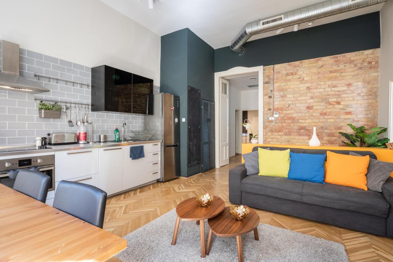 W24- Boutique Apartments, Best Location. By Bqa Budapest Bagian luar foto