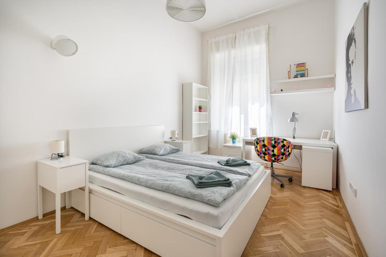 W24- Boutique Apartments, Best Location. By Bqa Budapest Bagian luar foto