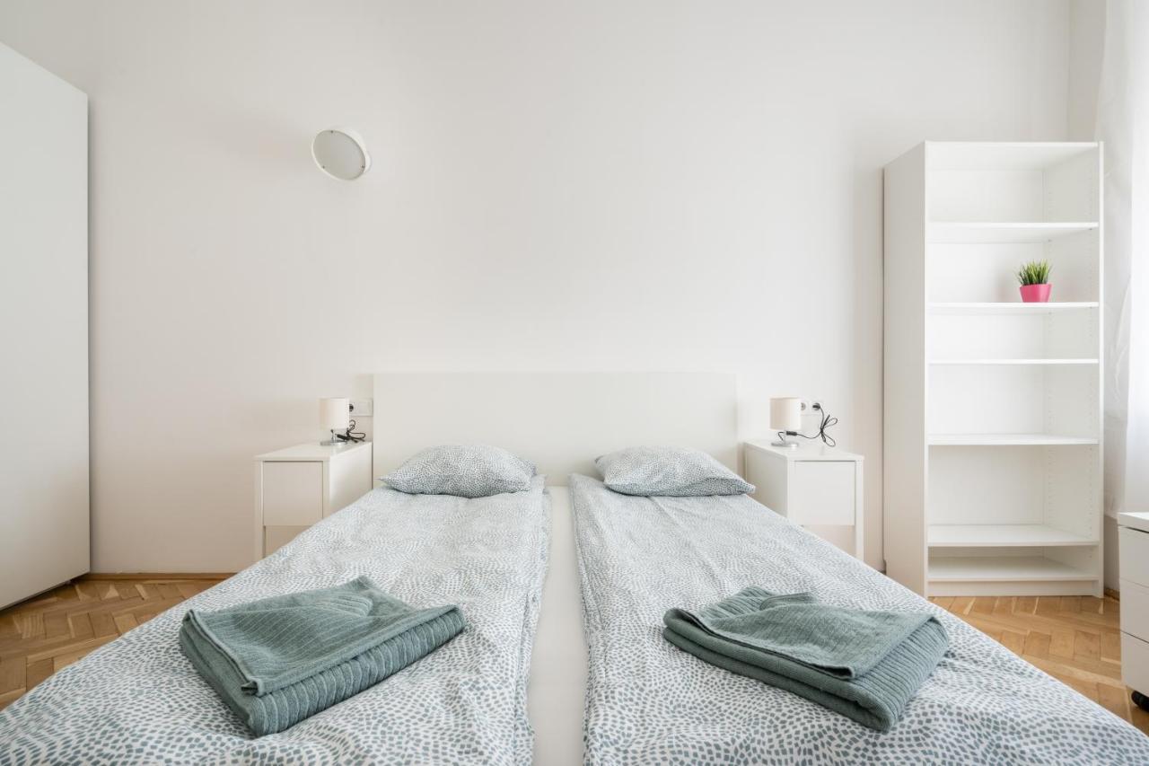 W24- Boutique Apartments, Best Location. By Bqa Budapest Bagian luar foto